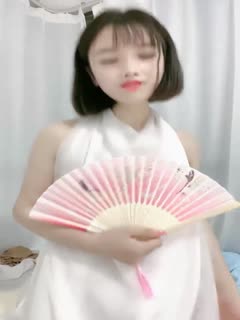 女人扒开腿让男人揉爽大图片