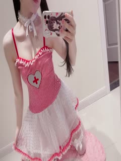 嬷嬷打开双腿揉花蒂