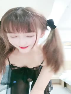 好看的黄色片美女看电视
