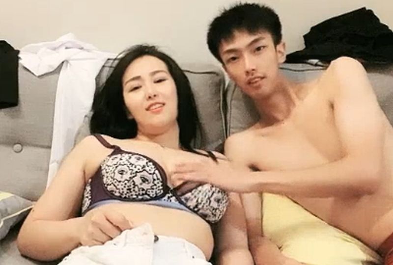 免费久久久