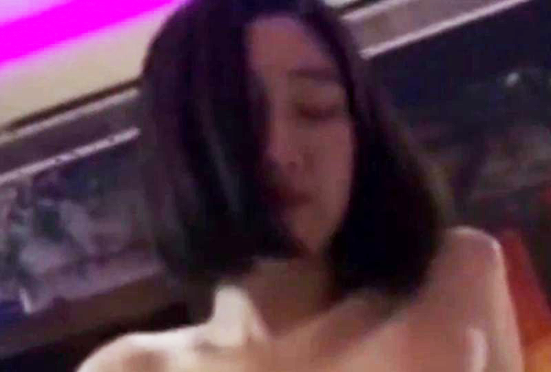 女女同性互慰吃奶拉拉