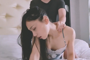 后进圆润翘臀极品少妇