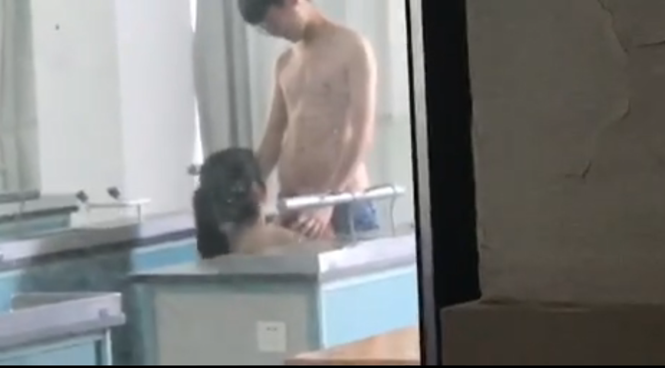 18禁网站禁片免费观看