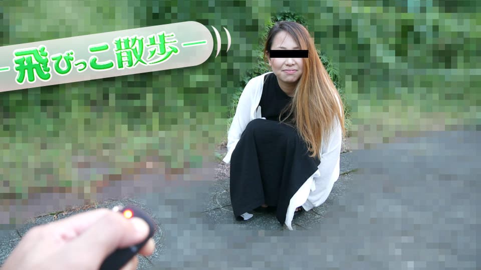 撕开岳的蕾丝内裤