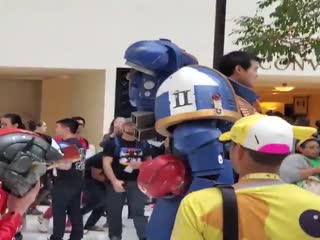 《人妻厨房HD》视频