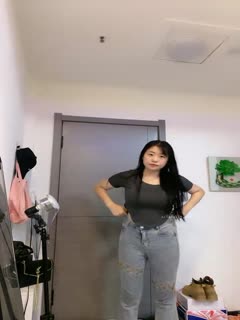 抵在床上狠狠要她